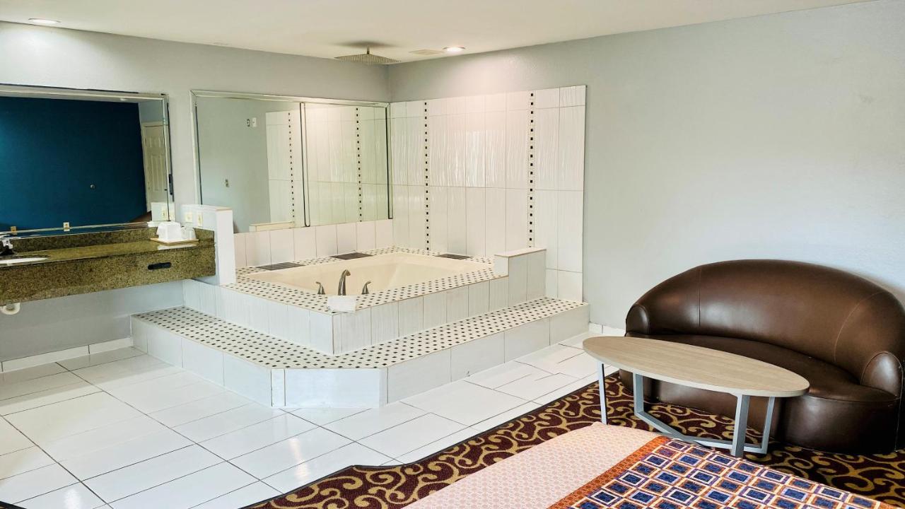 Home Place Inn and Suites-Hobby