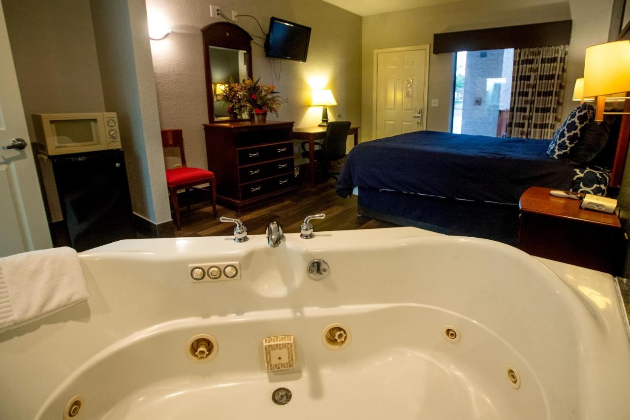 Magnolia Inn and Suites