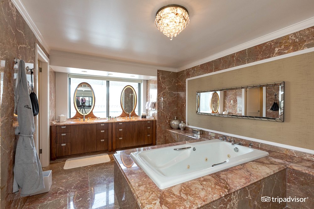 The Logan Philadelphia, Curio Collection by Hilton
