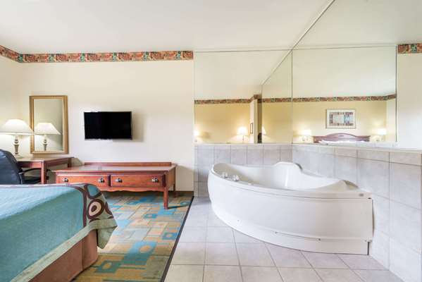 Super 8 by Wyndham Fort Worth Stockyards