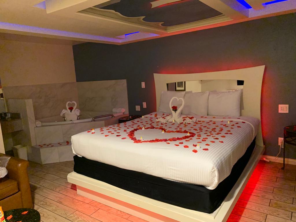 Romantic Inn & Suites