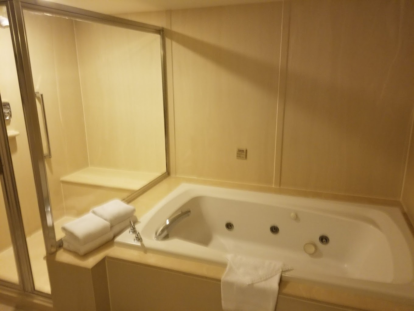 Hampton Inn & Suites Kansas City-Country Club Plaza