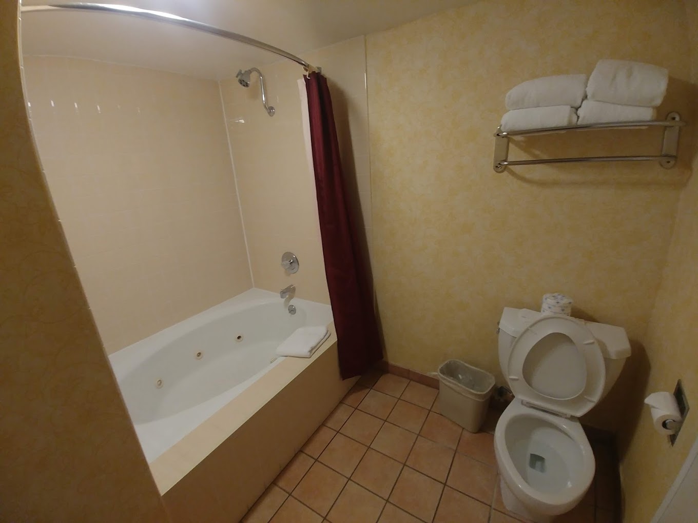 Best Western Plus Raffles Inn & Suites