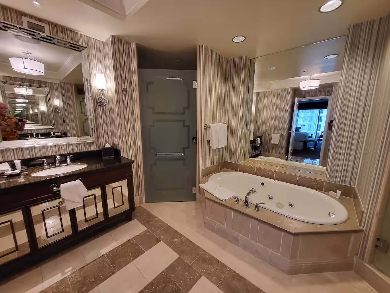 Caesars Palace has suites with private jacuzzi