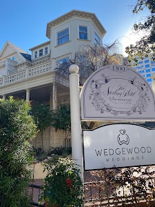 Sacramento Hotels with Jacuzzi in Room