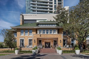 Houston Hotels with Jacuzzi in Room