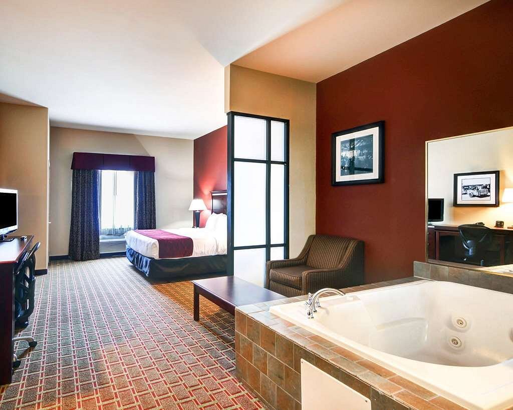 Comfort Suites at Lake Worth