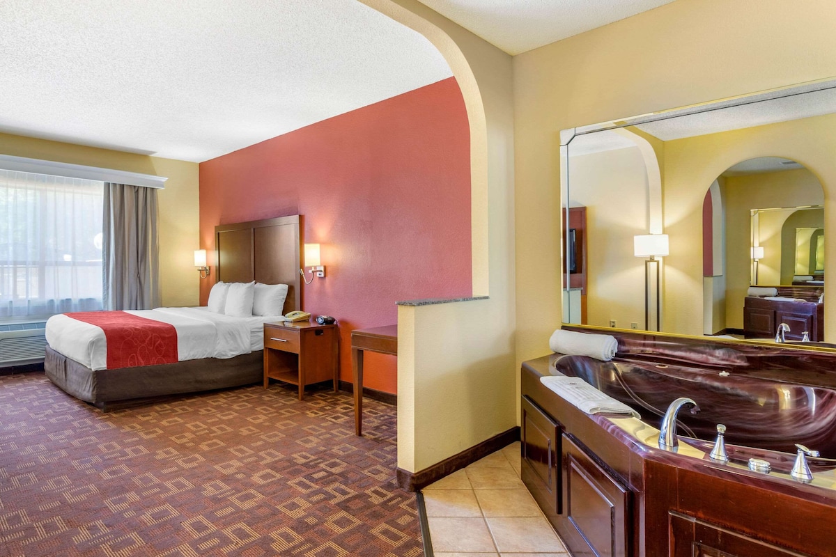 Comfort Suites – Near The Galleria