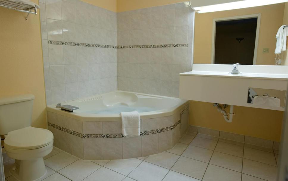 Executive Inn & Suites