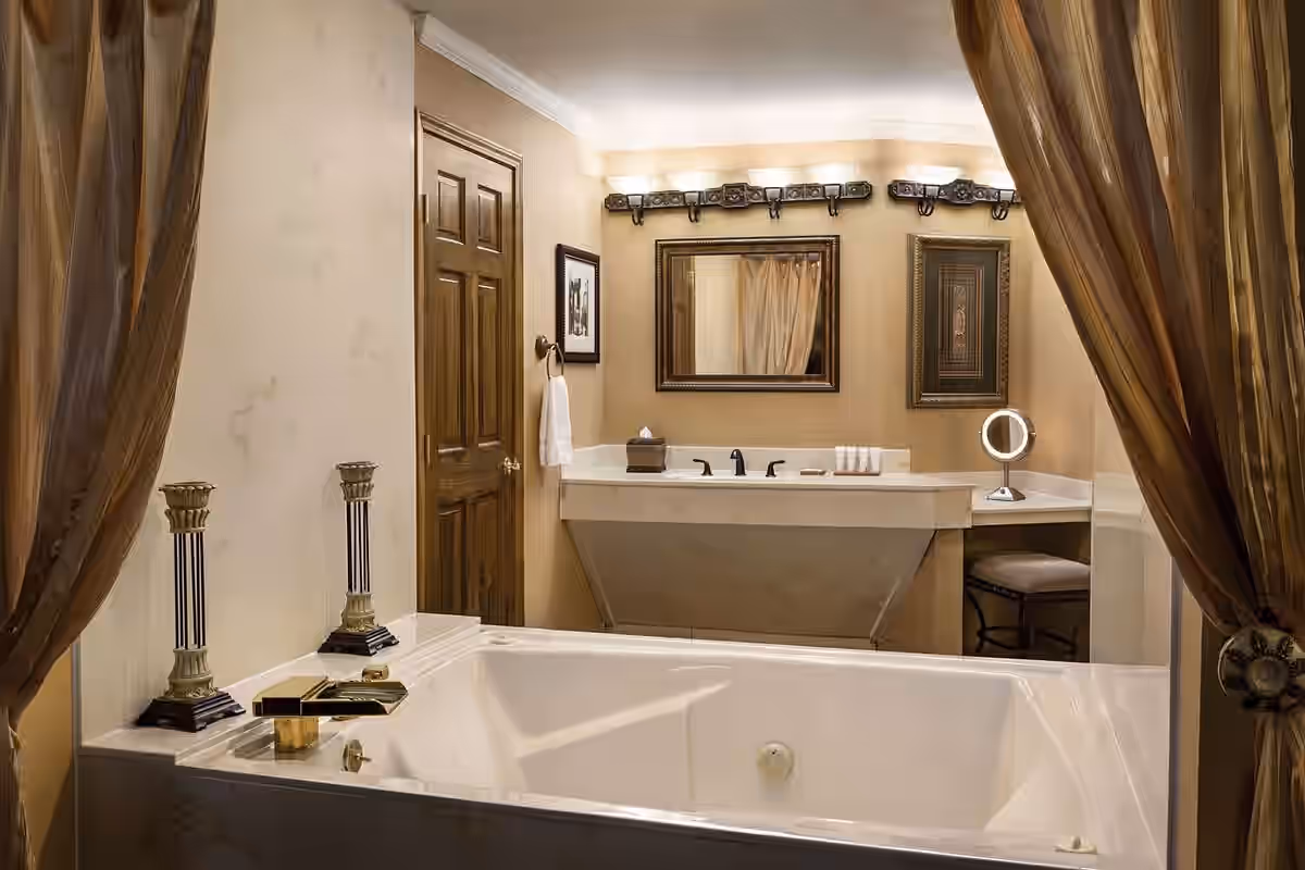 Radisson Hotel Colorado Springs Airport has Jacuzzi Suites