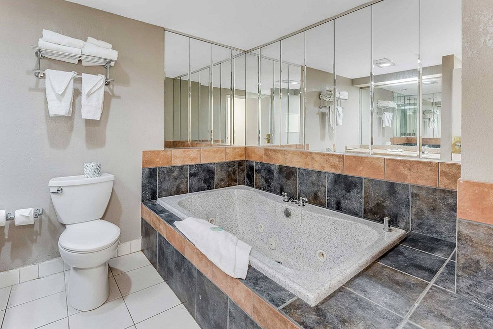 Red Carpet Inn & Suites - Northeast Philadelphia