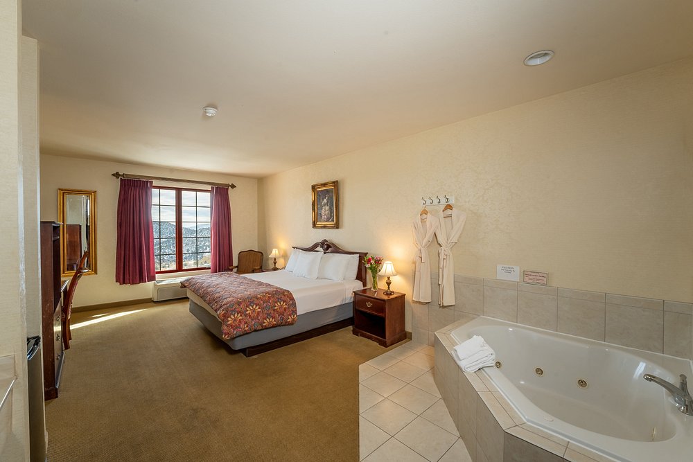 Silverland Inn
