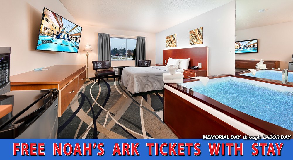 Grand Marquis Waterpark Hotel & Suites