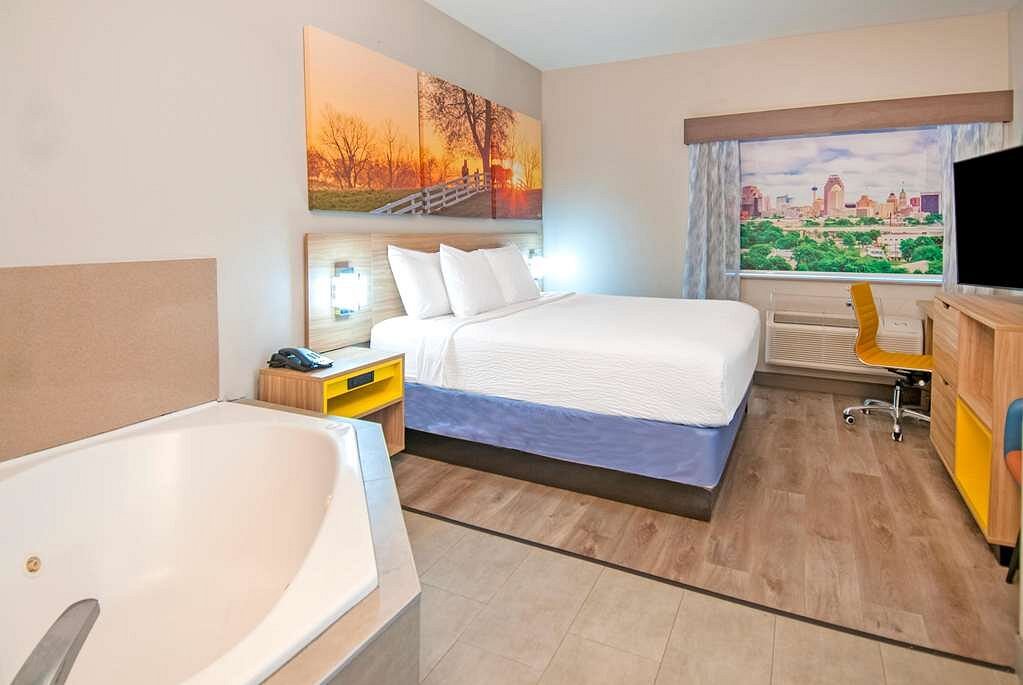 Days Inn by Wyndham Suites San Antonio North/Stone Oak
