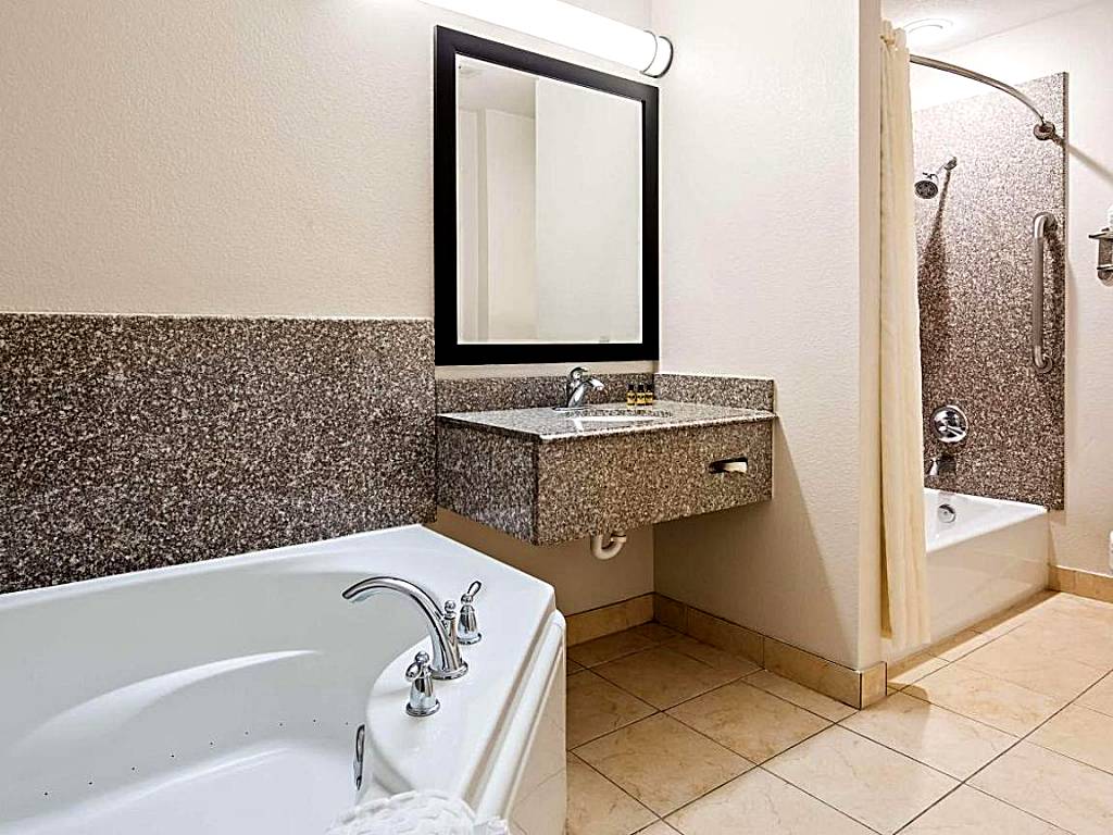 Best Western Plus Kansas City Airport-Kci East