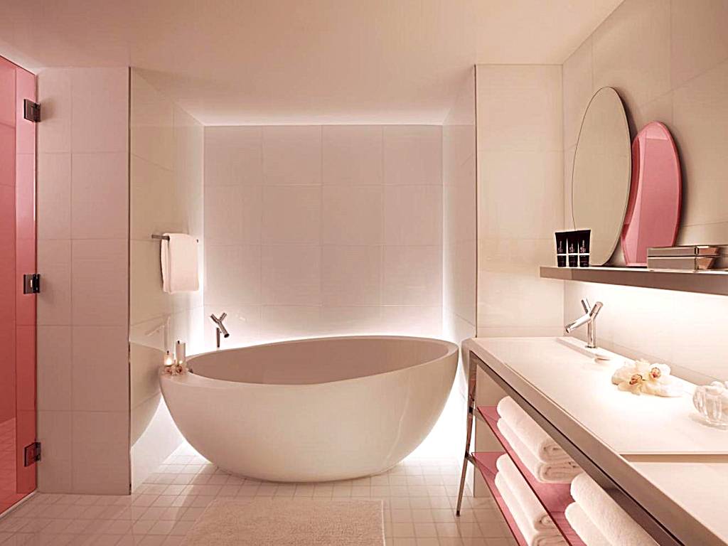 SLS South Beach has Jacuzzi suites