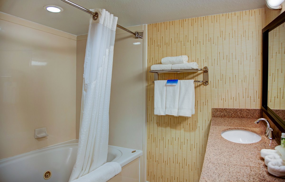 Holiday Inn Express & Suites Tyler South, an IHG Hotel