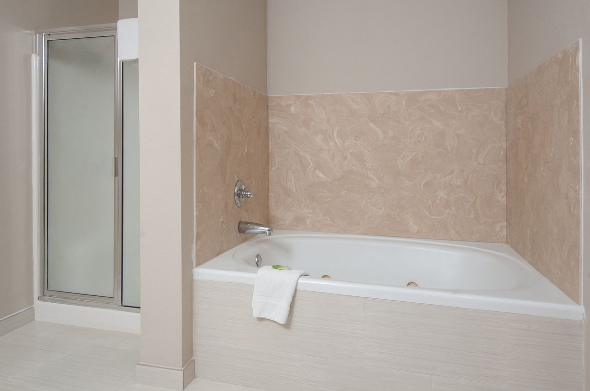 Holiday Inn Express Hotel & Suites San Antonio
