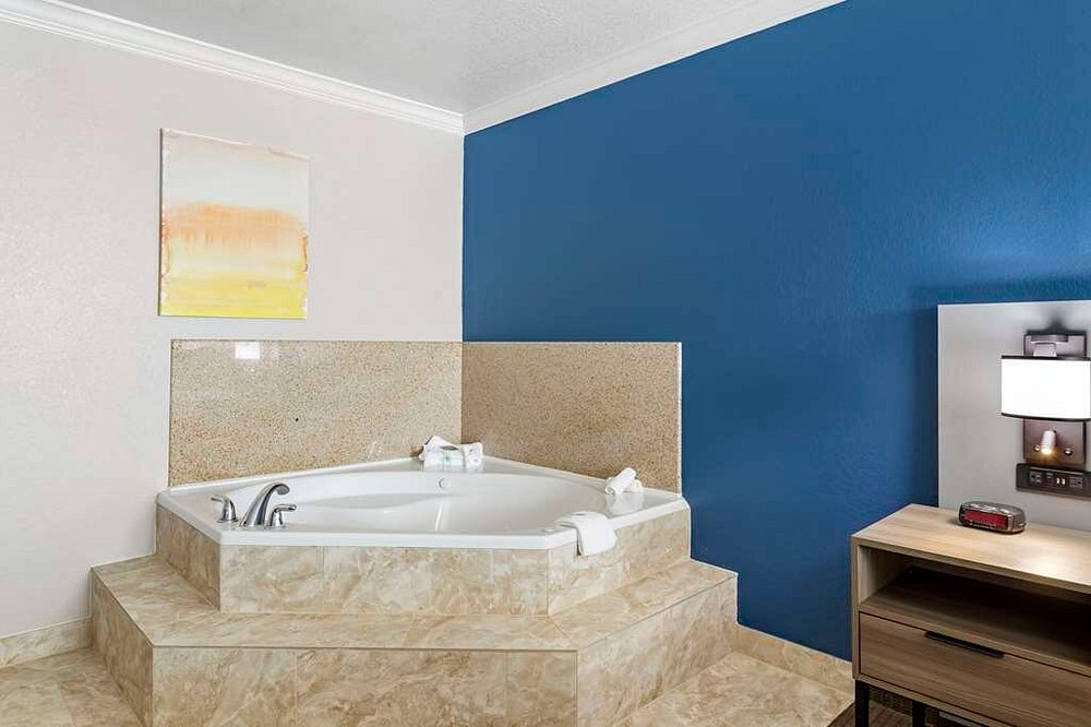 Country Inn & Suites by Radisson, Galveston Beach, TX