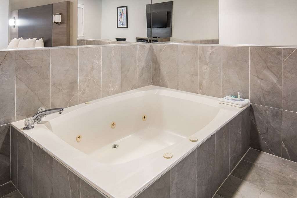 Quality Inn & Suites Fort Worth