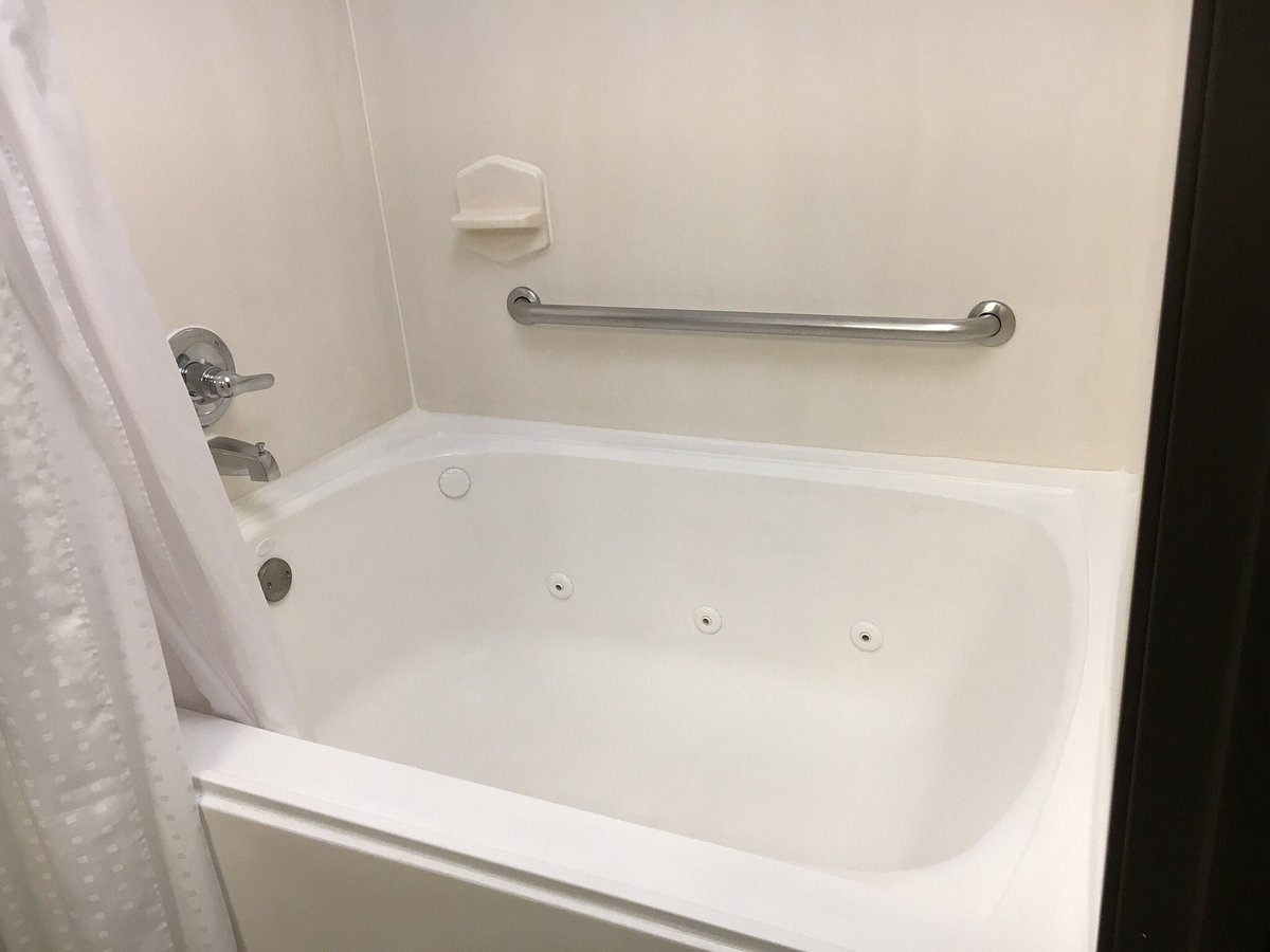 Holiday Inn Express & Suites Dallas Park Central Northeast