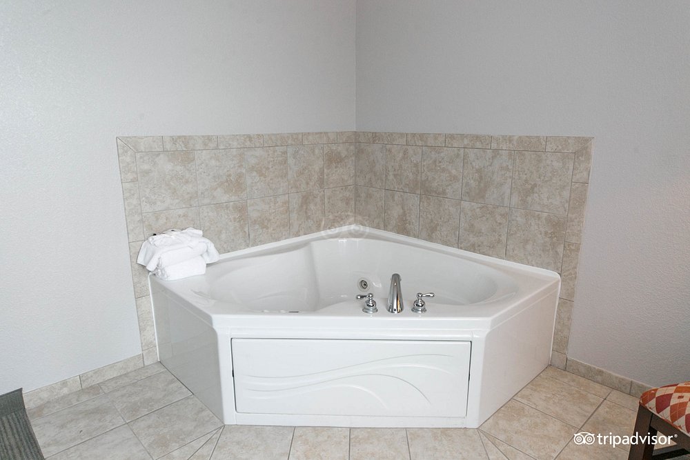 Country Inn & Suites by Radisson, Kansas City at Village West, KS
