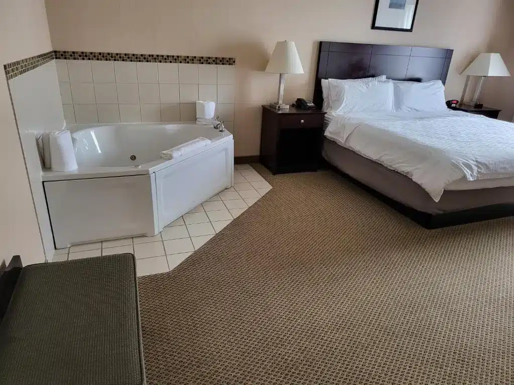 Holiday Inn Express & Suites Dayton North - Tipp City, an IHG hotel