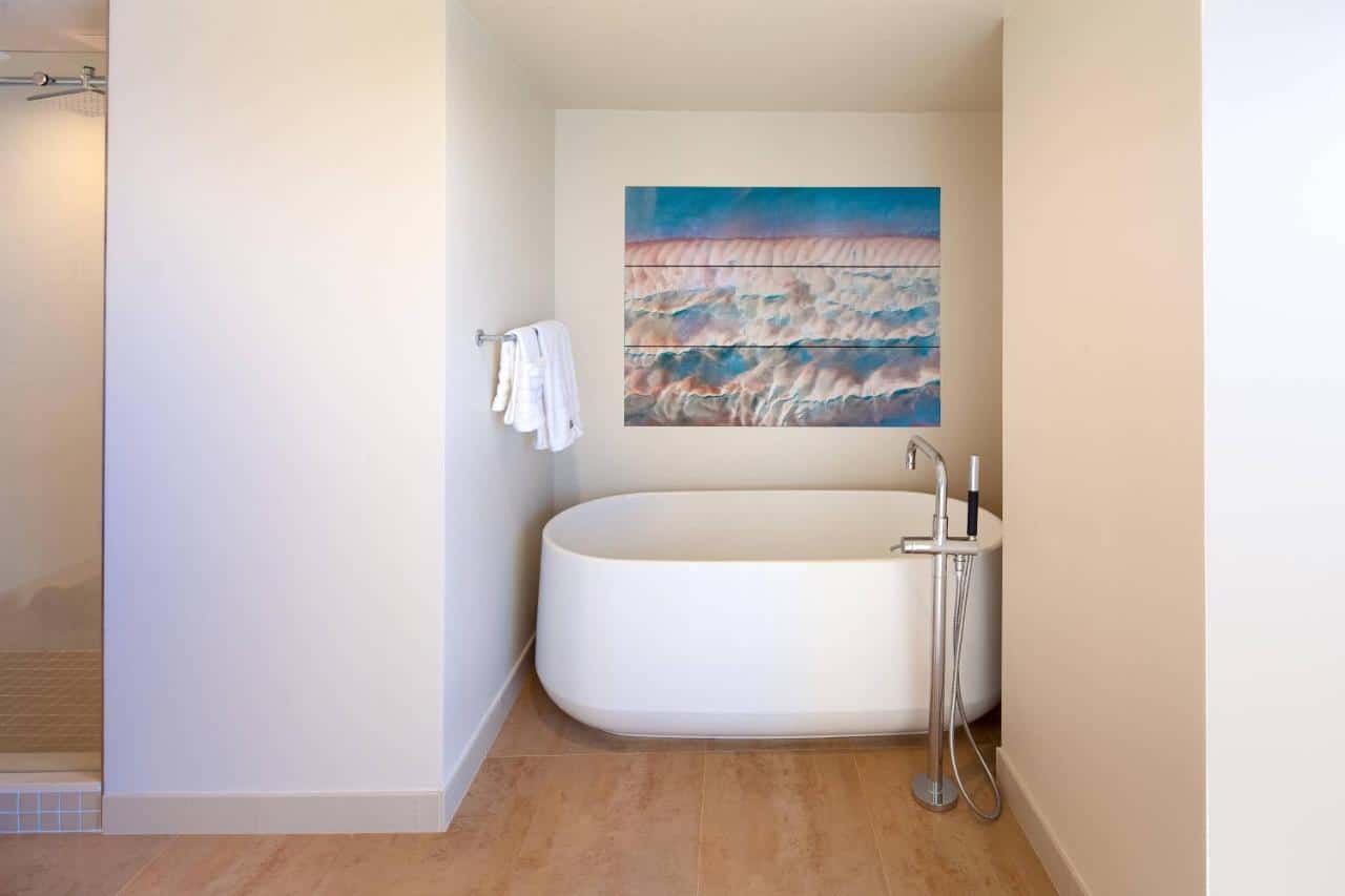 The Westin Tampa Waterside has Jacuzzi suites