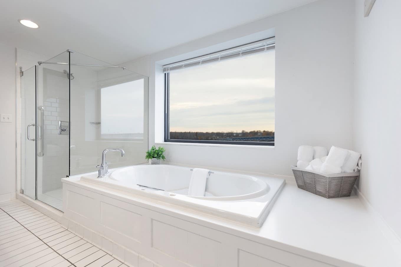 Crowne Plaza Niagara Falls NY - Riverside, An IHG Hotel