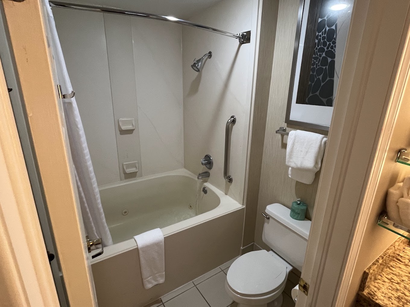 Hawthorn Suites by Wyndham Erie