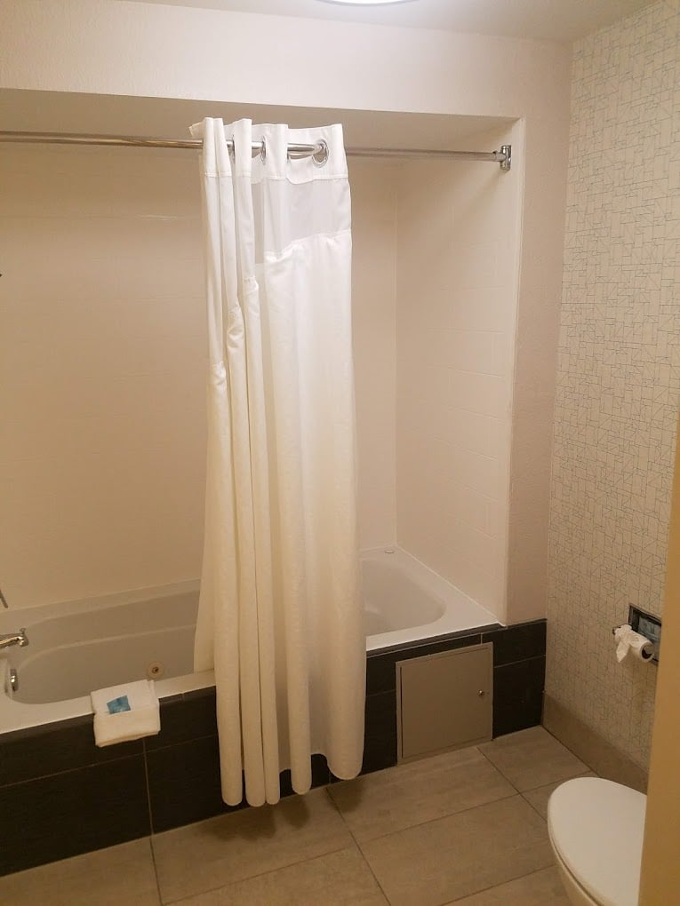 Holiday Inn Express & Suites Tracy, an IHG hotel