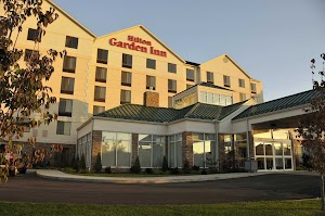 Erie Hotels with Jacuzzi in Room