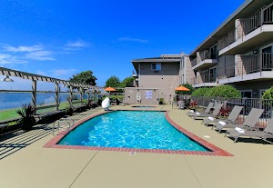 Oakland Hotels with Jacuzzi in Room