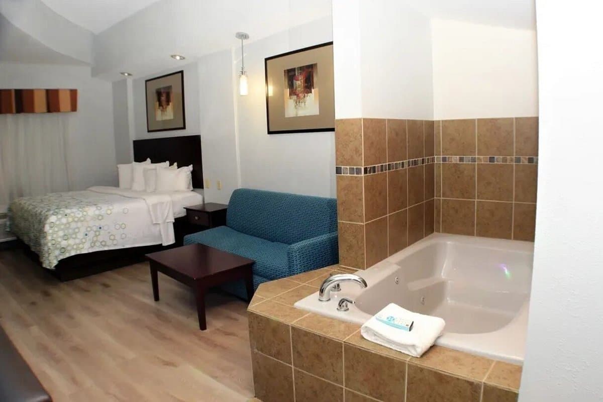 Hometowne Studios & Suites Washington