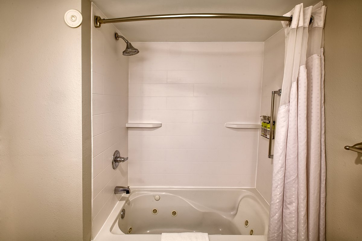 Holiday Inn Express & Suites Raleigh North - Wake Forest, an IHG Hotel