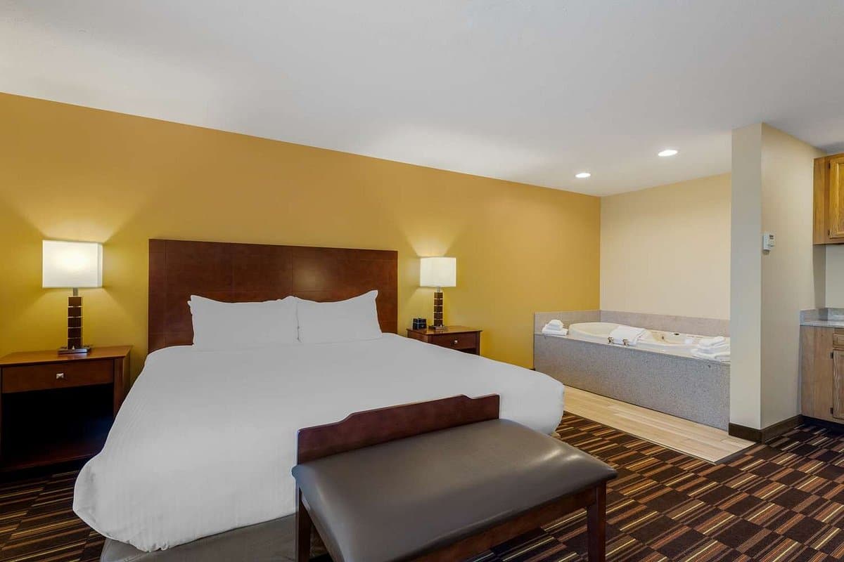 Best Western Falcon Plaza - Bowling Green