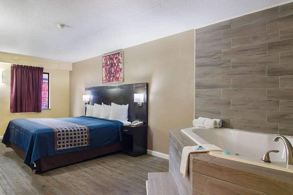 Rodeway Inn & Suites Monroeville-Pittsburgh