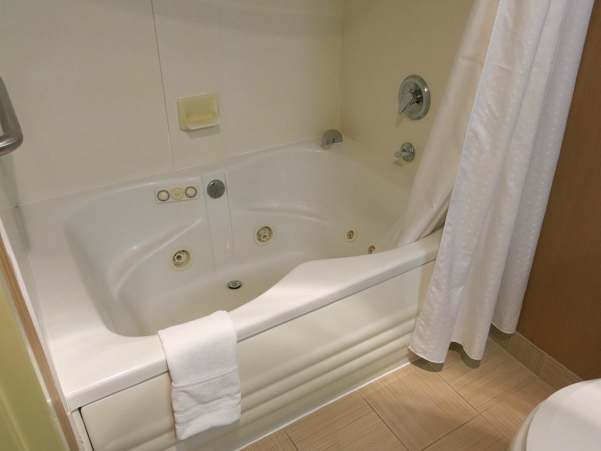 Holiday Inn Express & Suites Belmont, an IHG hotel