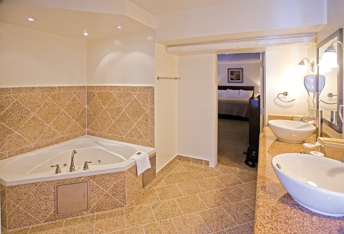 Ramada by Wyndham Oakland Downtown City Center
