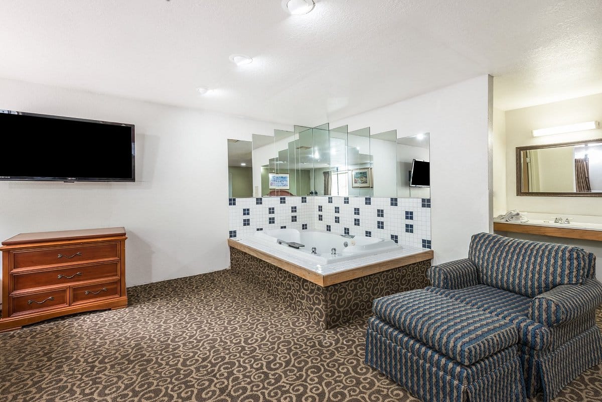 Super 8 by Wyndham Pittsburgh/Monroeville