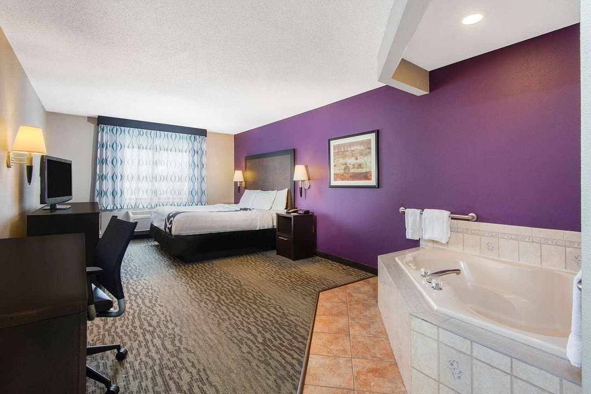 La Quinta Inn & Suites by Wyndham Erie