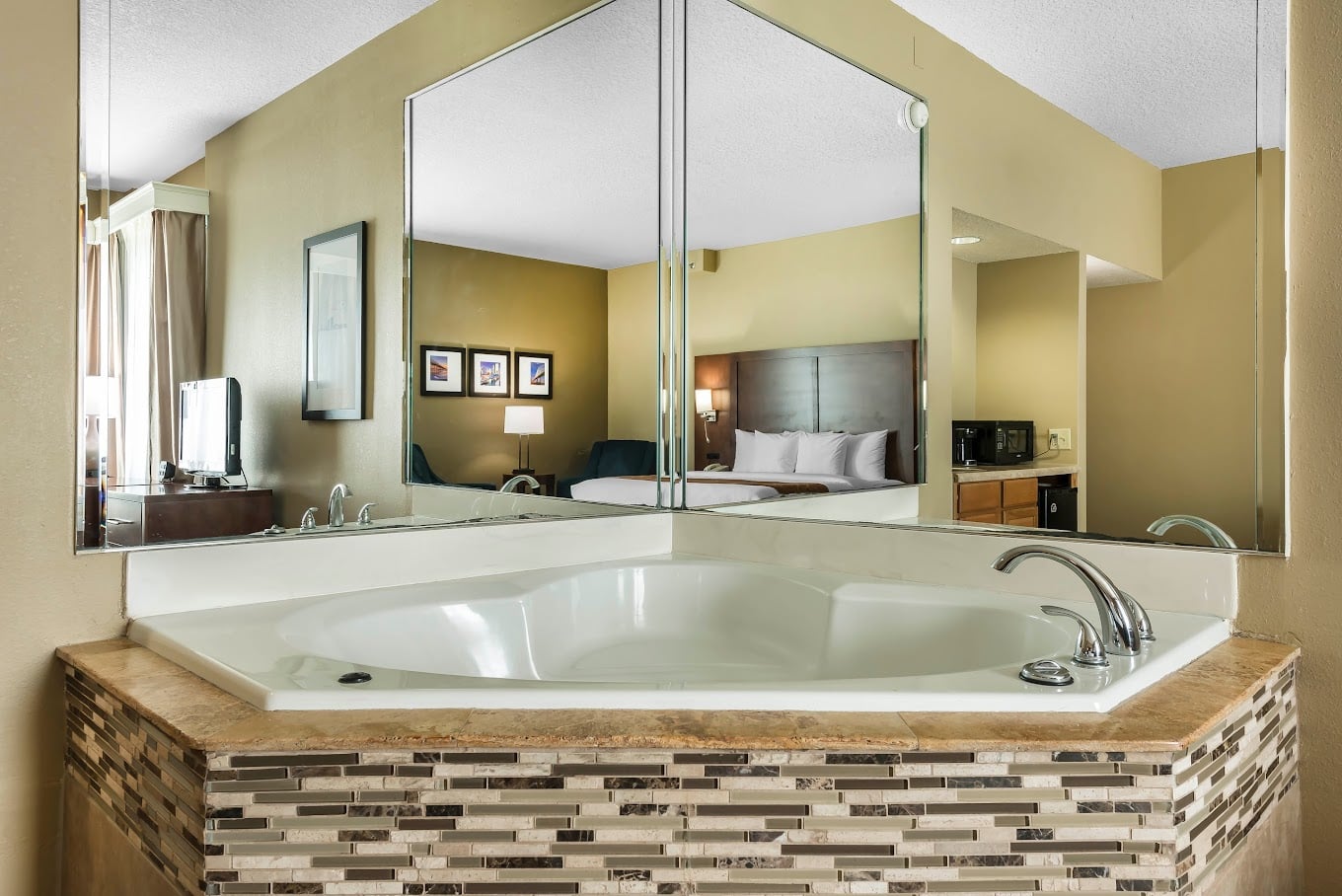 Comfort Suites Baymeadows Near Butler Blvd
