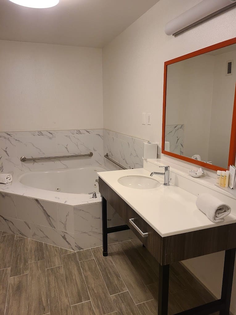 Hampton Inn and Suites Seal Beach