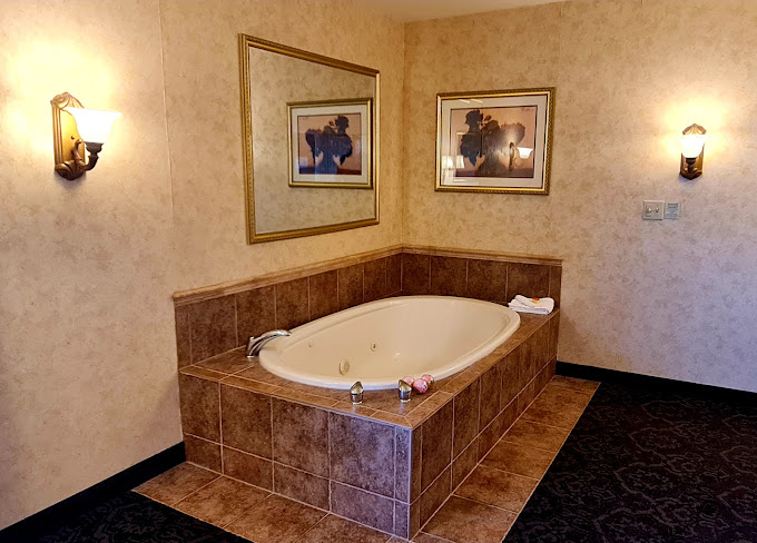 AmishView Inn & Suites