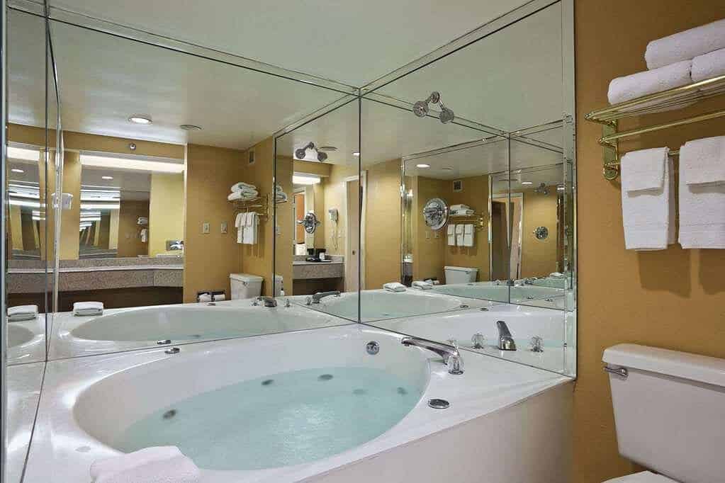 Days Inn by Wyndham Airport Nashville East