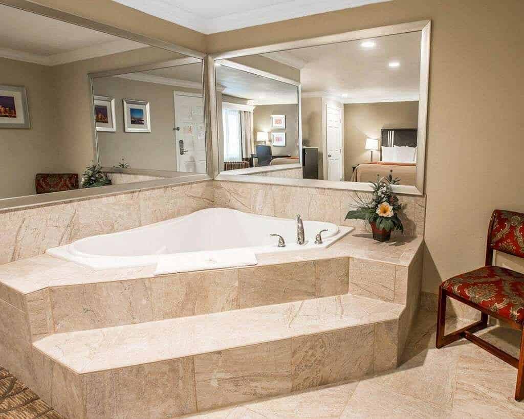 Quality Inn Near Downey Studios