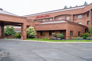 Spokane Hotels with Hot Tub in Room