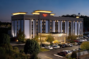 Charleston, WV Hotels with Jacuzzi in Room