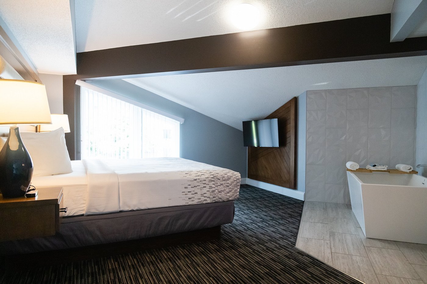 Twin Mountain Inn & Suites