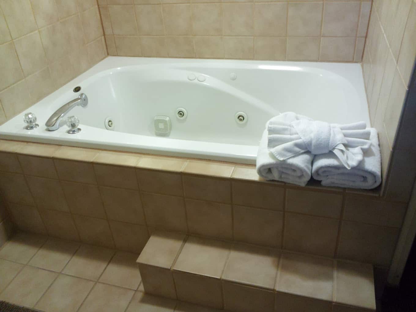 Lighthouse Suites Inn